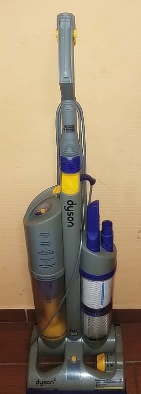 ODKURZACZ PIONOWY DYSON DC03