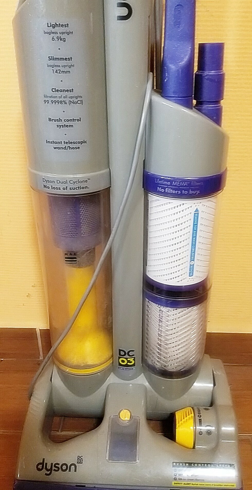 odkurzacz-pionowy-dyson-dc03-stan-uzywany