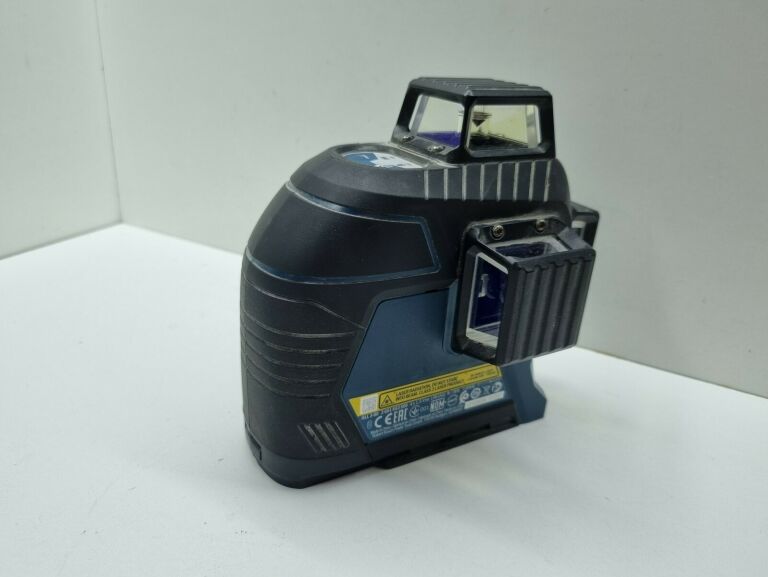 LASER BOSCH GLL 3-80 ETUI + STATYW