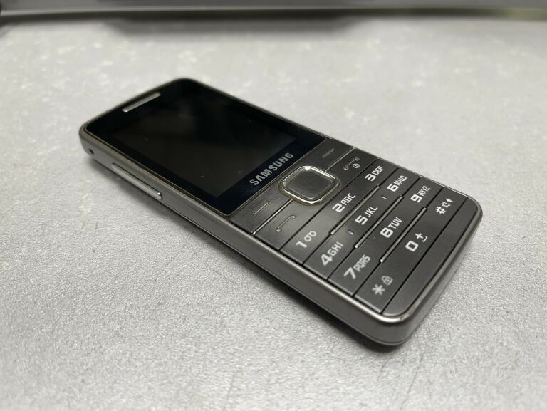 telefon-samsung-gt-s5611-stan-uzywany