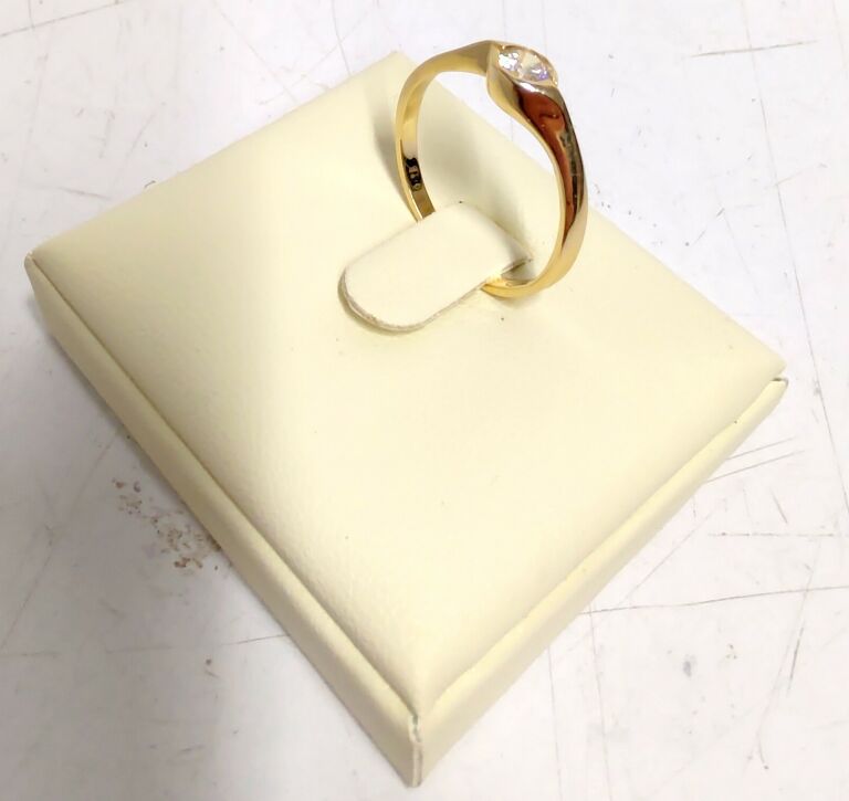 piekny-zloty-pierscionek-p585-185g-r14-kamien-inny-kamien