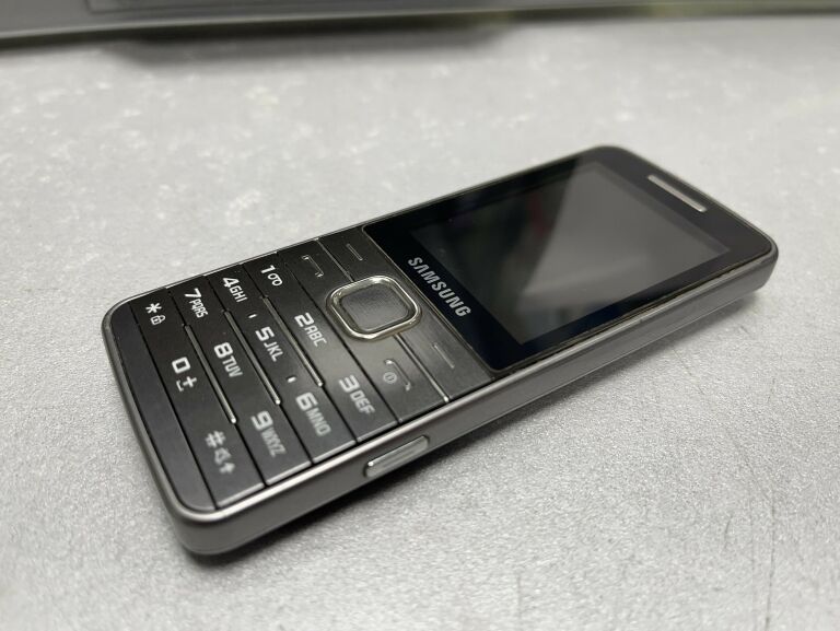 telefon-samsung-gt-s5611-kod-producenta-gt-s5611