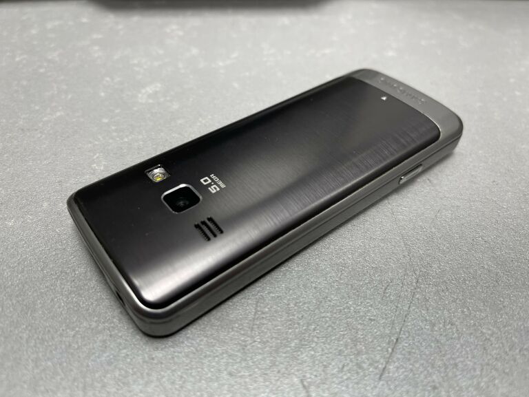 telefon-samsung-gt-s5611-ean-8806086876315