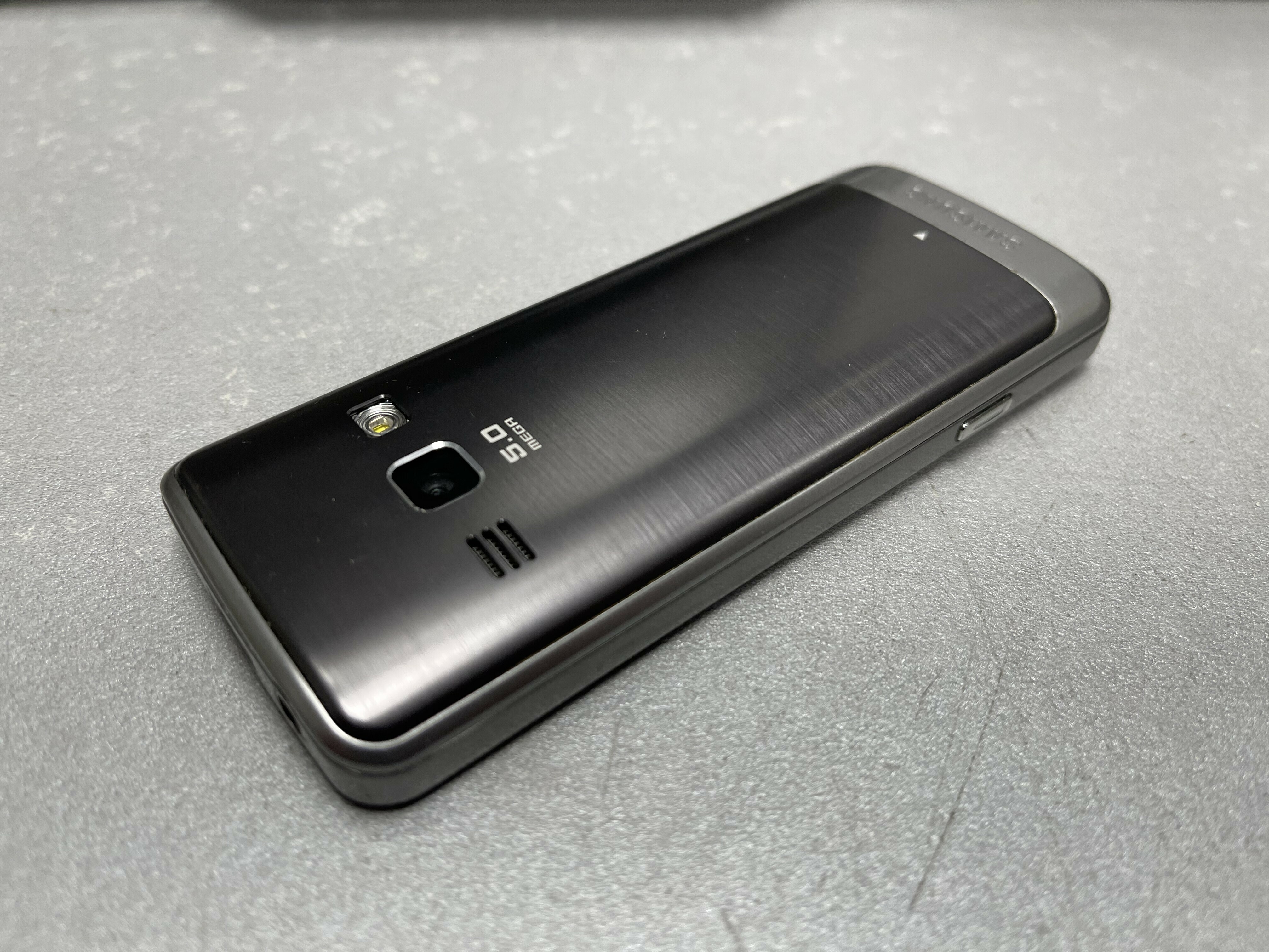 telefon-samsung-gt-s5611-ean-8806086876315