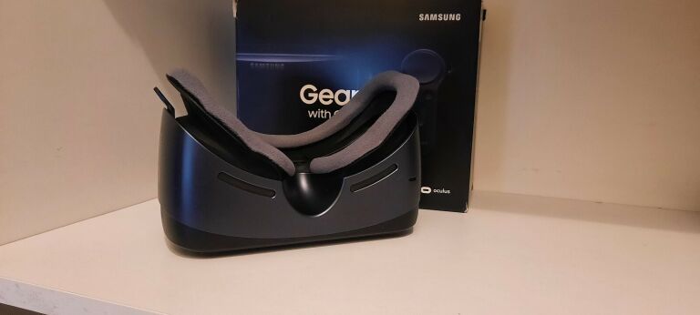 GOGLE VR SAMSUNG 3 SM-R324 Z KONTROLEREM.
