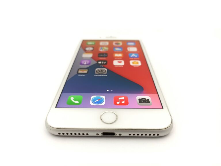 APPLE IPHONE 8 PLUS 3/64 GB 5,5' 82 % 12+12 MPIX