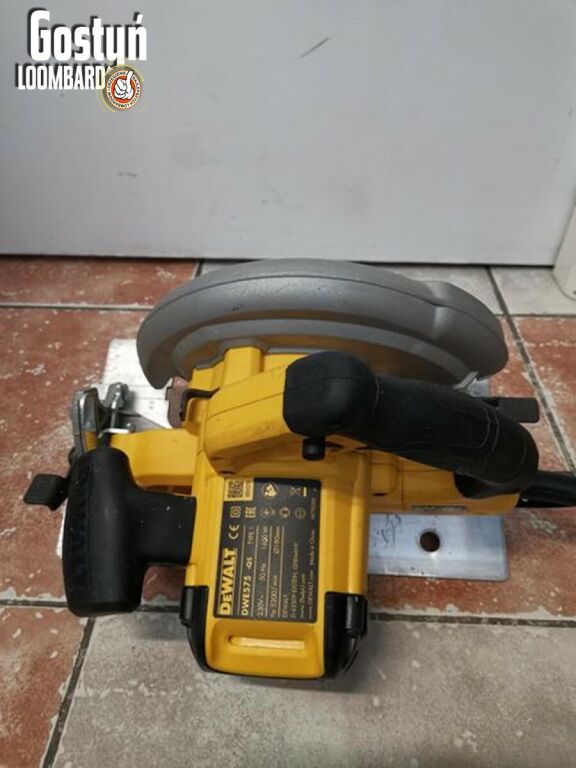 PILARKA TARCZOWA DEWALT DWE575-QS