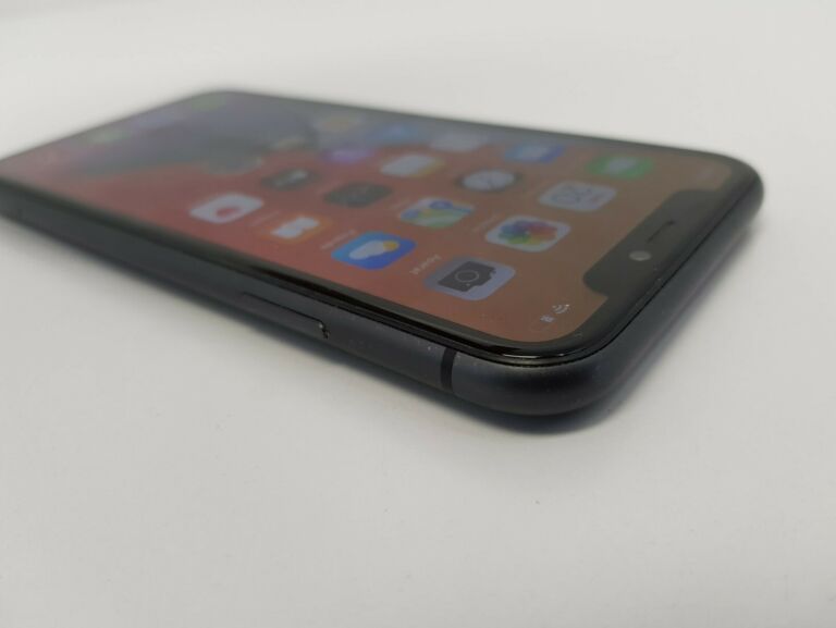 APPLE IPHONE 11 64GB BLACK