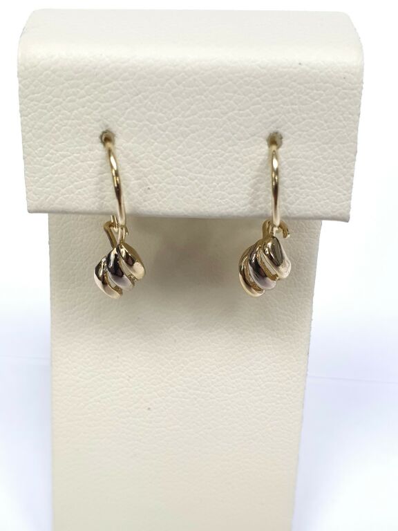 zlote-kolczyki-stan-powystawowy