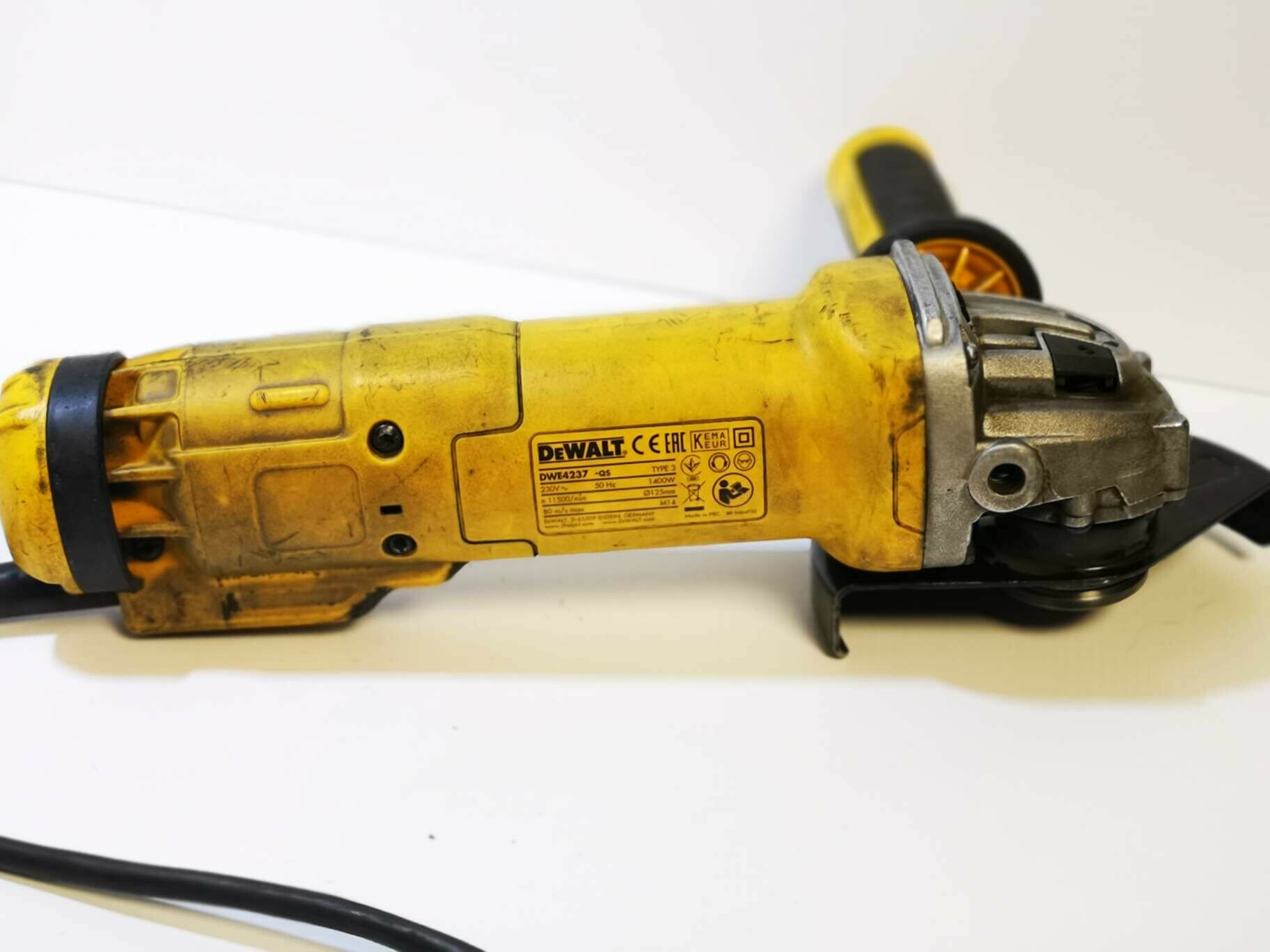 SZLIFIERKA KĄTOWA DEWALT DWE4237-QS | Szlifierki mimośrodowe | Loombard.pl