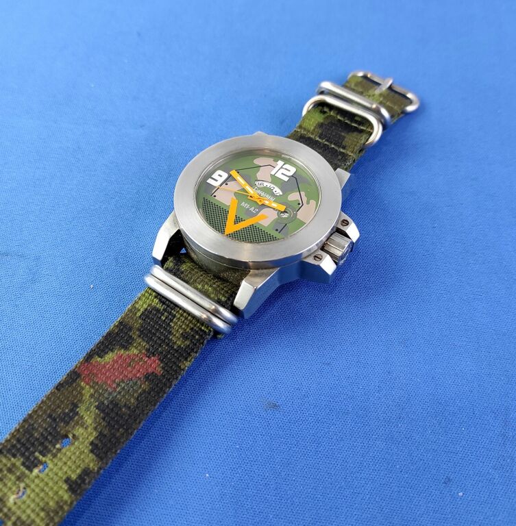 ZEGAREK MORPHEUS M1A2 STAL/SZAFIR