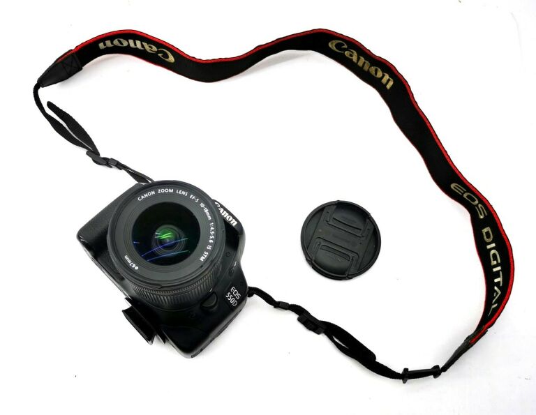 APARAT CANON EOS 550D + OBIEKTYW 10-18MM