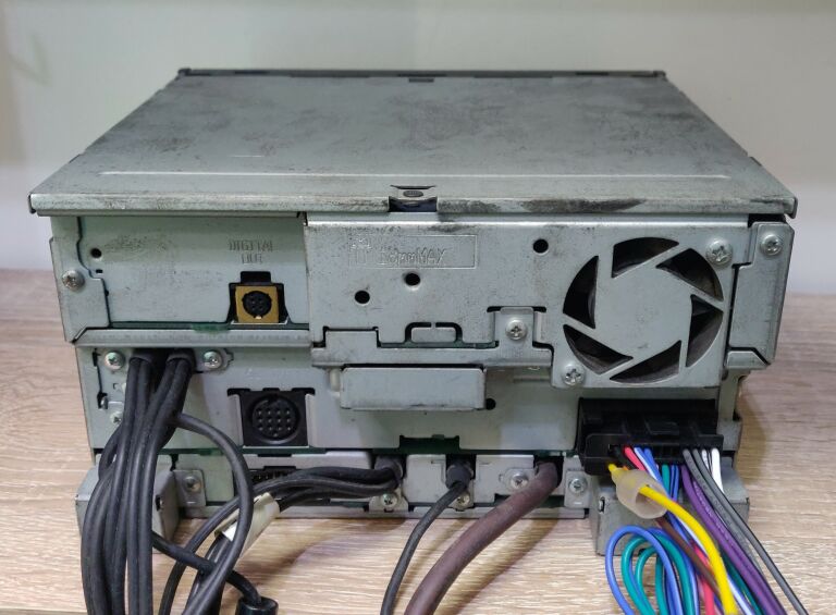 radio-dvd-ekran-samochodowy-2din-kenwood-ddx6029-zlacza-213990-4