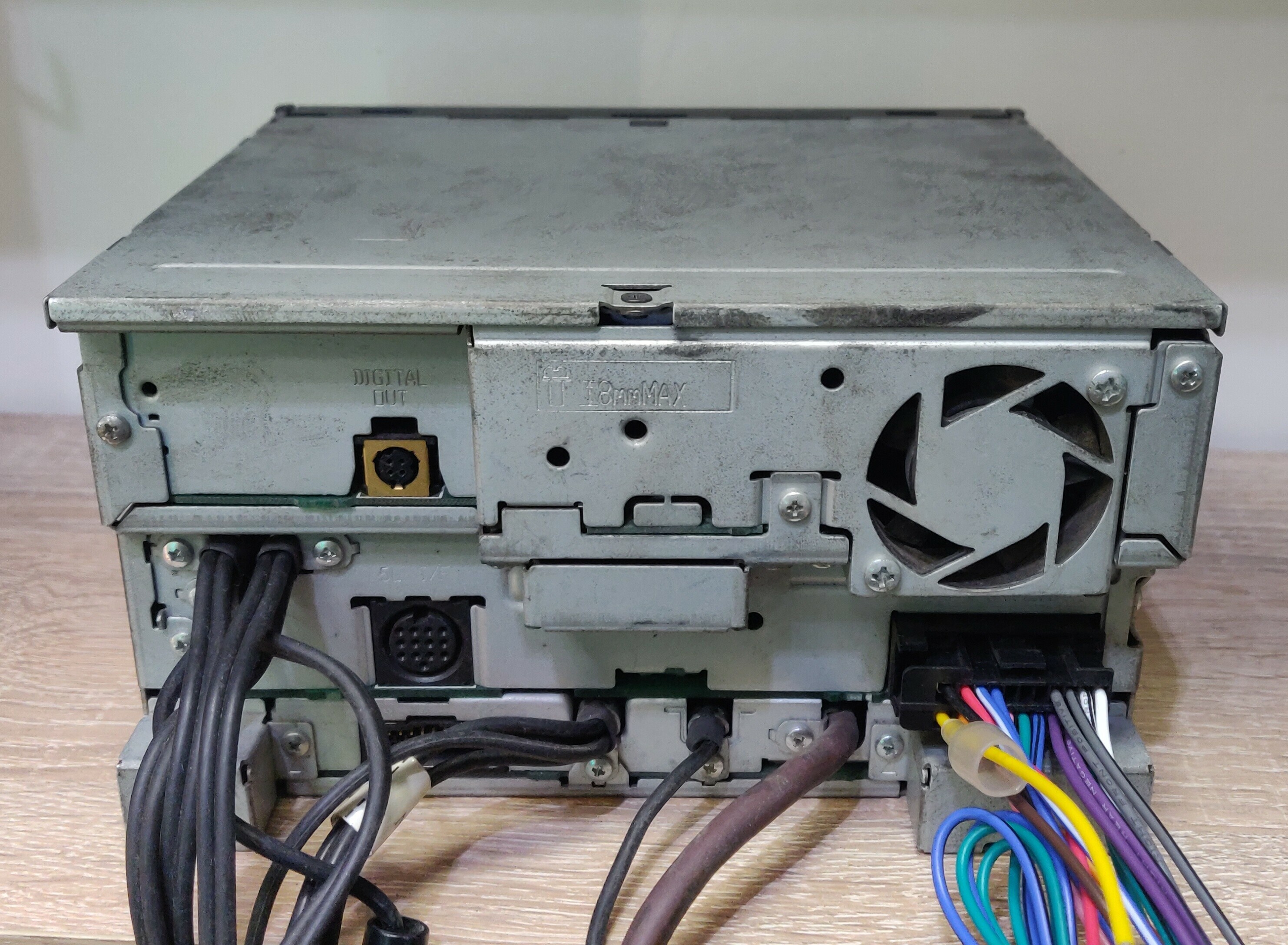 radio-dvd-ekran-samochodowy-2din-kenwood-ddx6029-zlacza-213990-4