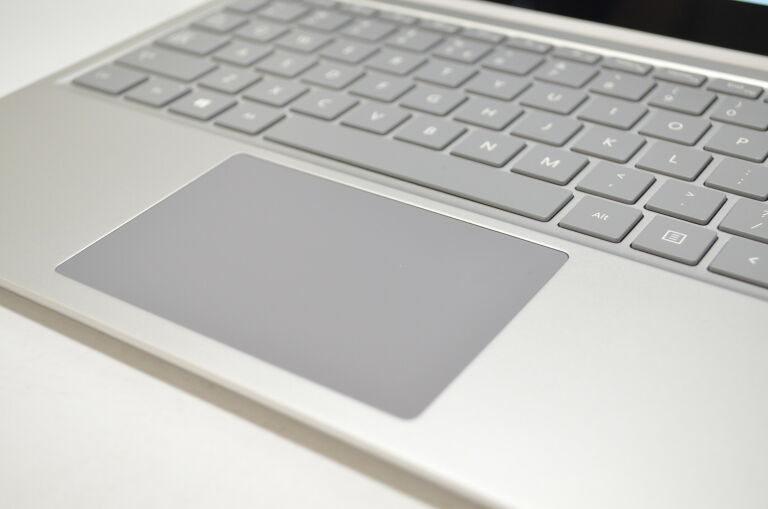 MICROSOFT SURFACE LAPTOP GO PLATYNOWY