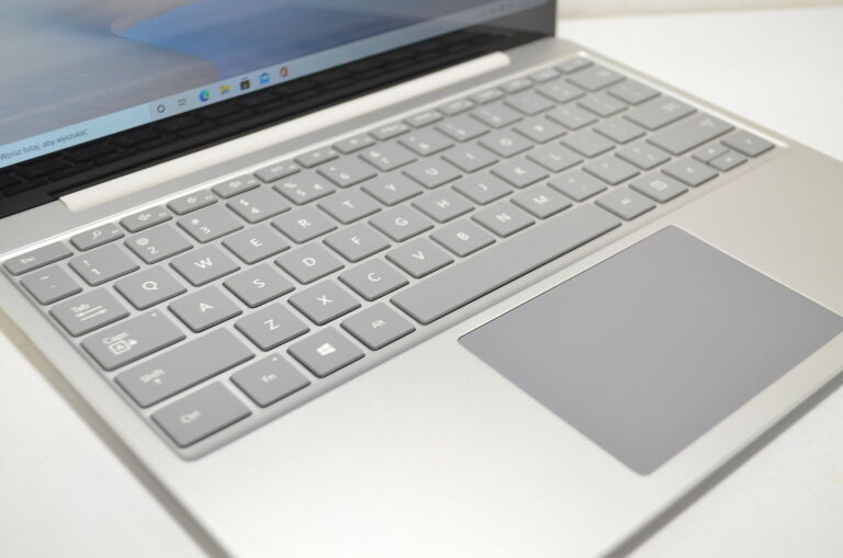 MICROSOFT SURFACE LAPTOP GO PLATYNOWY