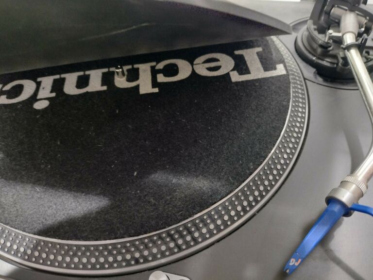 GRAMOFON TECHNICS SL-1210 MK 2