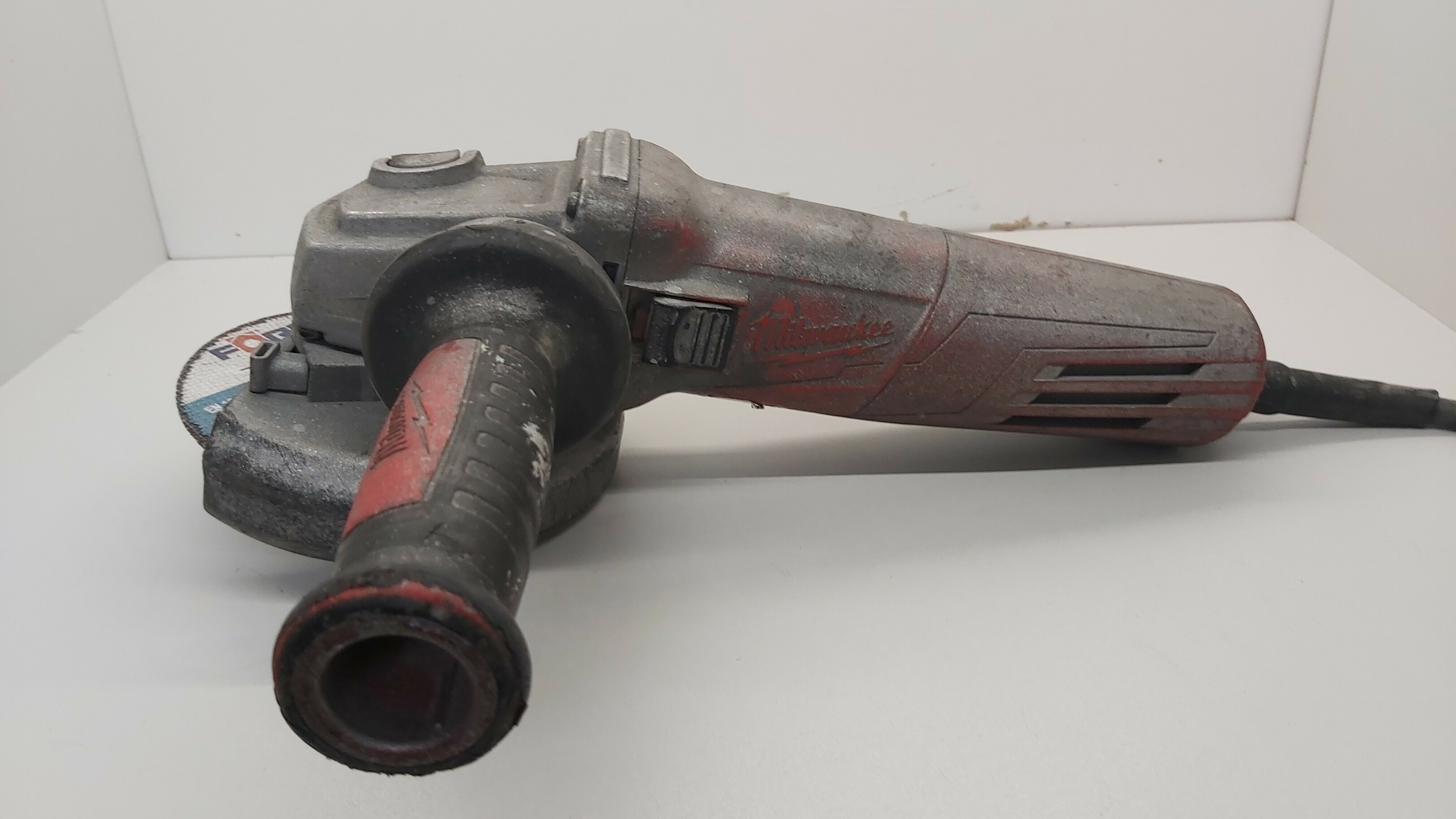 szlifierka-katowa-milwaukee-ean-gtin-4002395260898