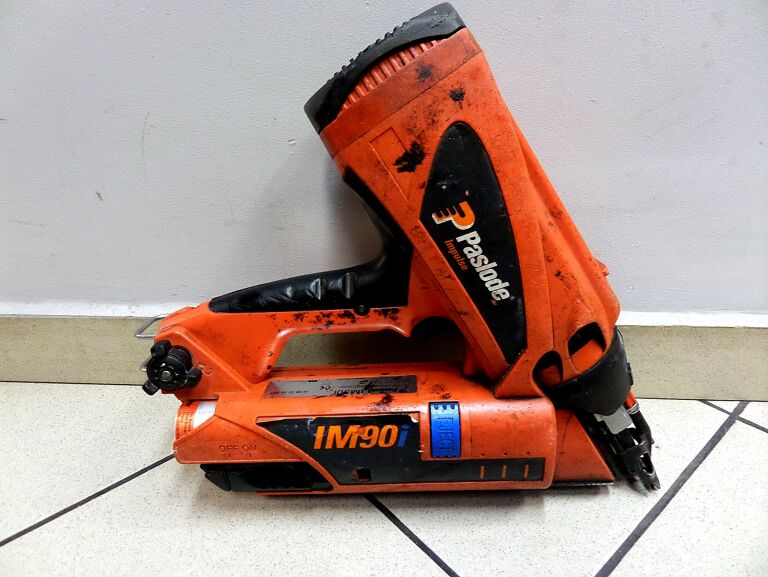 gwozdziarka-paslode-im90i-pilsudskiego-8-konskie-unico