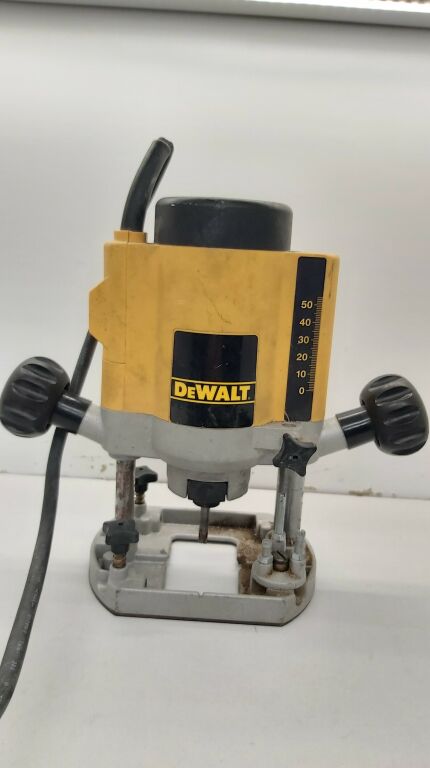 FREZARKA GÓRNOWRZECIONOWA DEWALT DW613