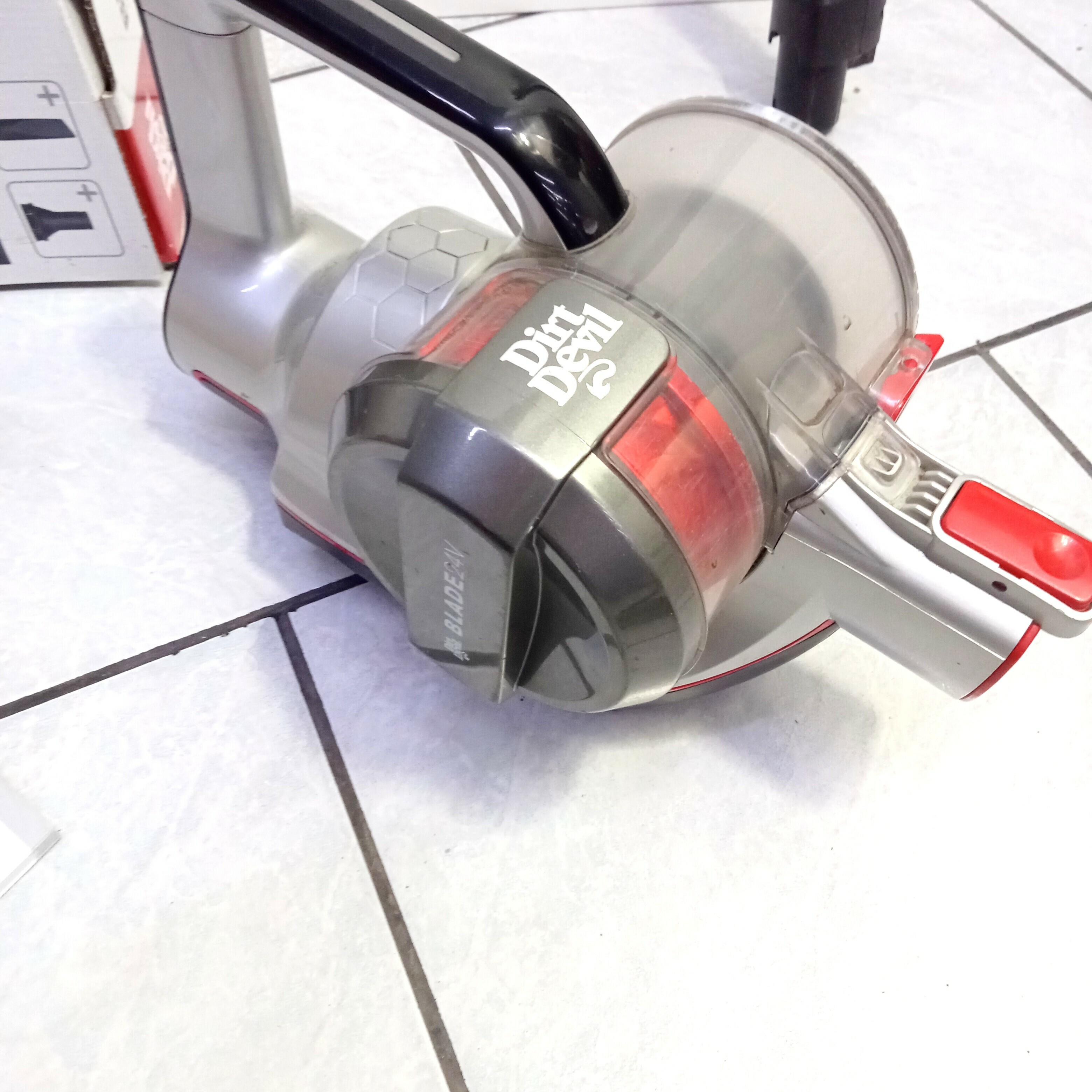 najlepszy-odkurzacz-bezprzewodowy-vax-blade-24v-1-maja-7a-makow-mazowiecki