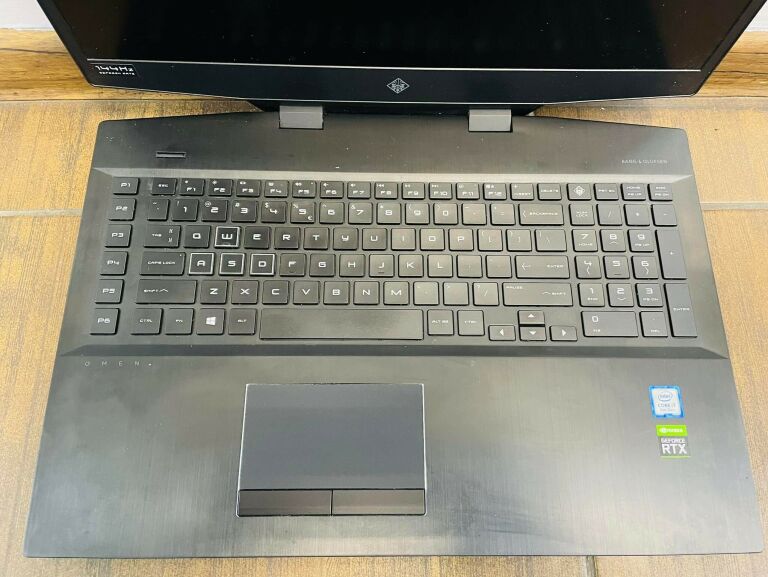 laptop-hp-omen-17-cb-16ram512gb-zasilacz-przekatna-ekranu-17
