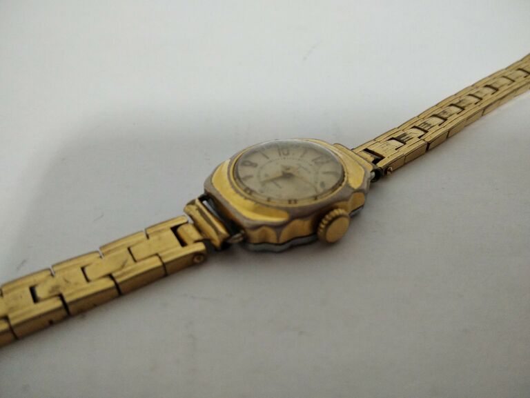 zegarek-damski-czajka-16-kamieni-marka-inna-marka