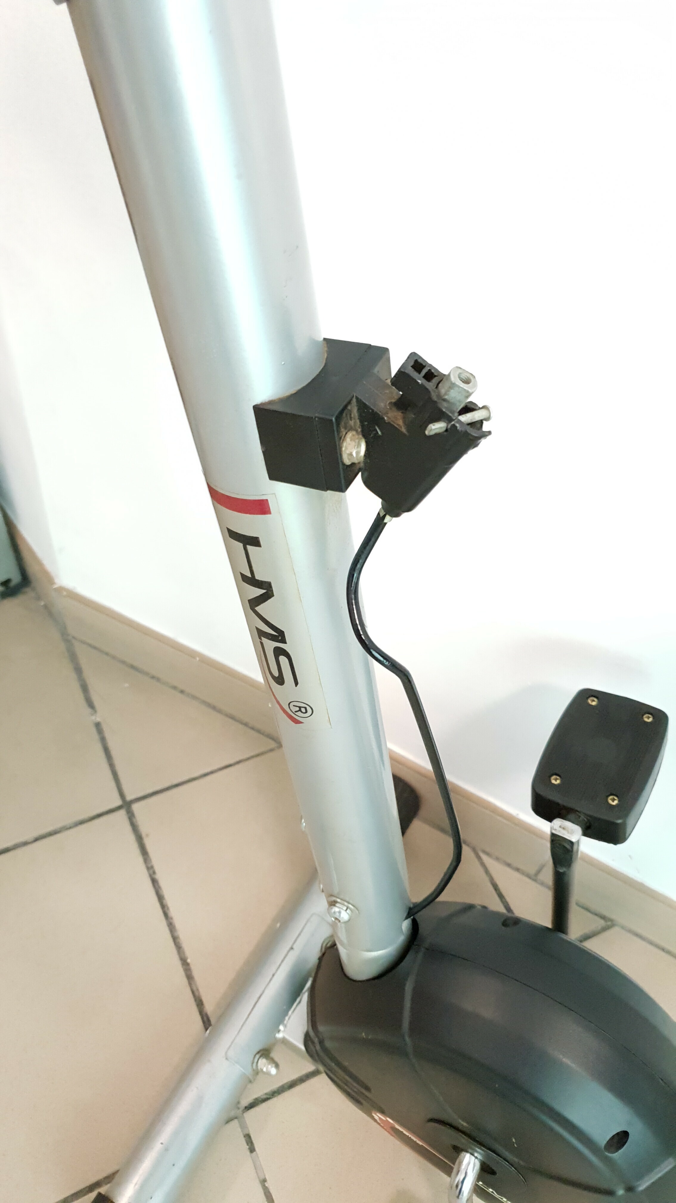 rower-stacjonarny-hms-w2152-typ-pionowy