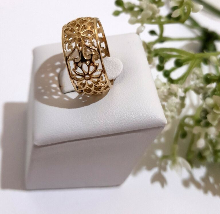 azurowa-obraczka-kwiatki-r16-stan-uzywany