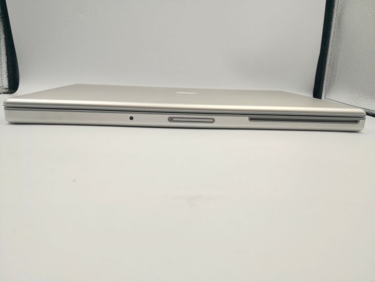 APPLE MACBOOK PRO 17 OKAZJA