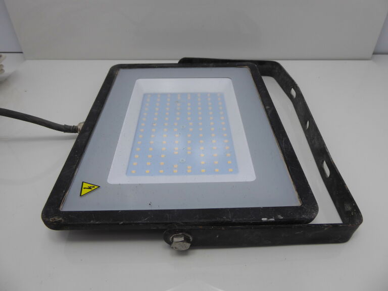 LAMPA LED BUDOWLANA