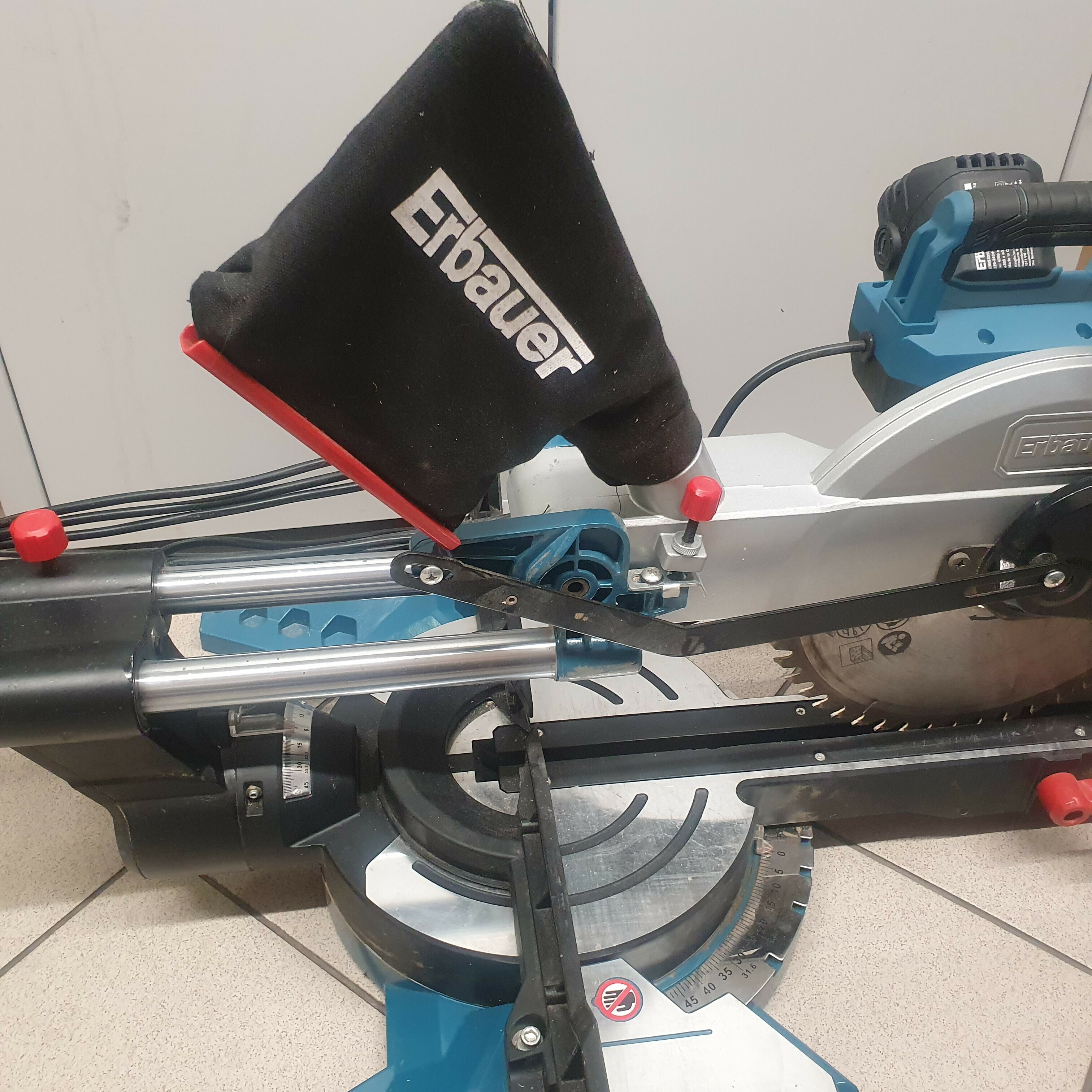 ukosnica-z-posuwem-erbauer-emis-305s-1800w-srednica-tarczy-305