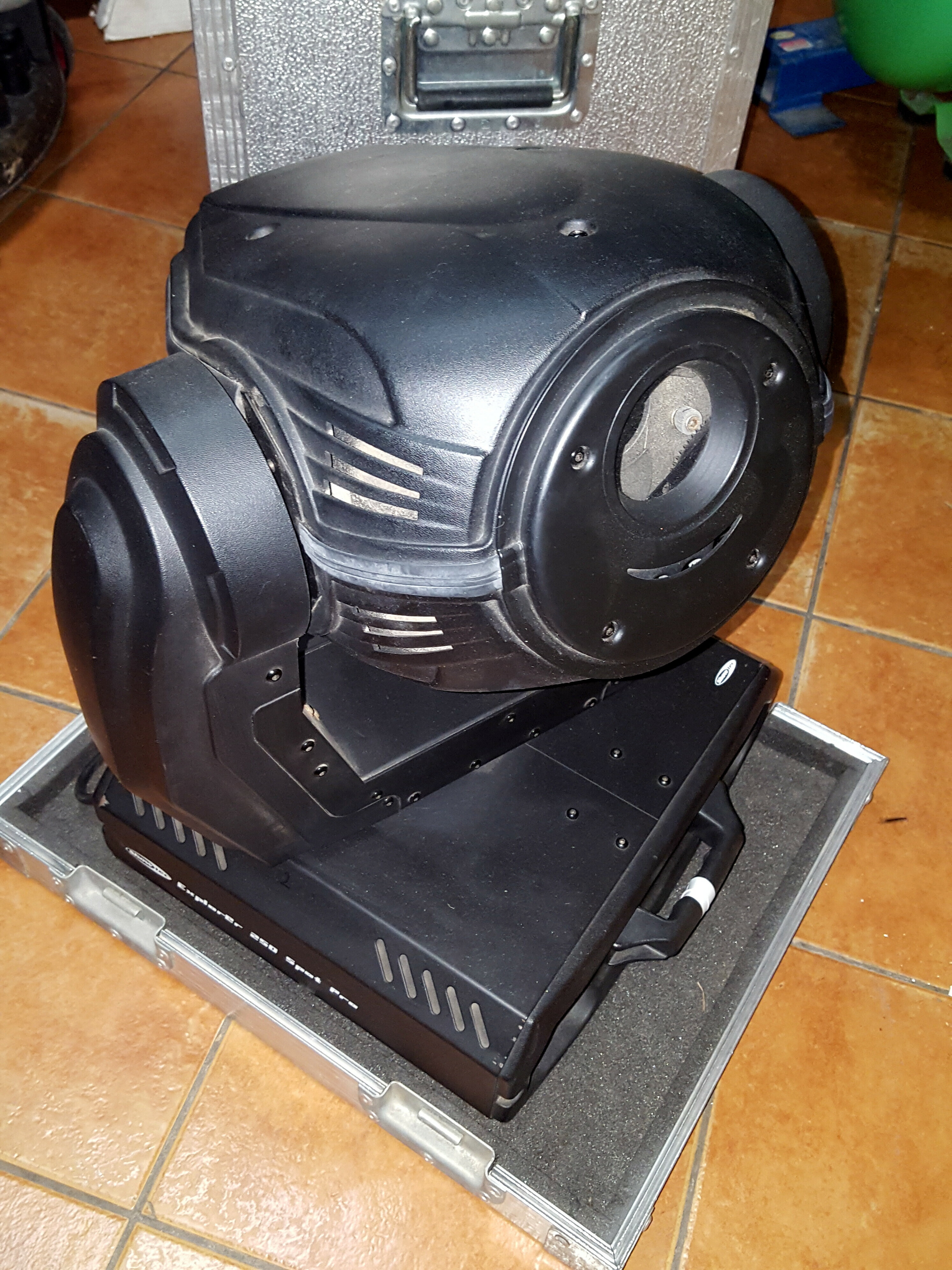 showtec-explorer-250-spot-pro-skrzynia-informacje-o-bezpieczenstwie-218669-1