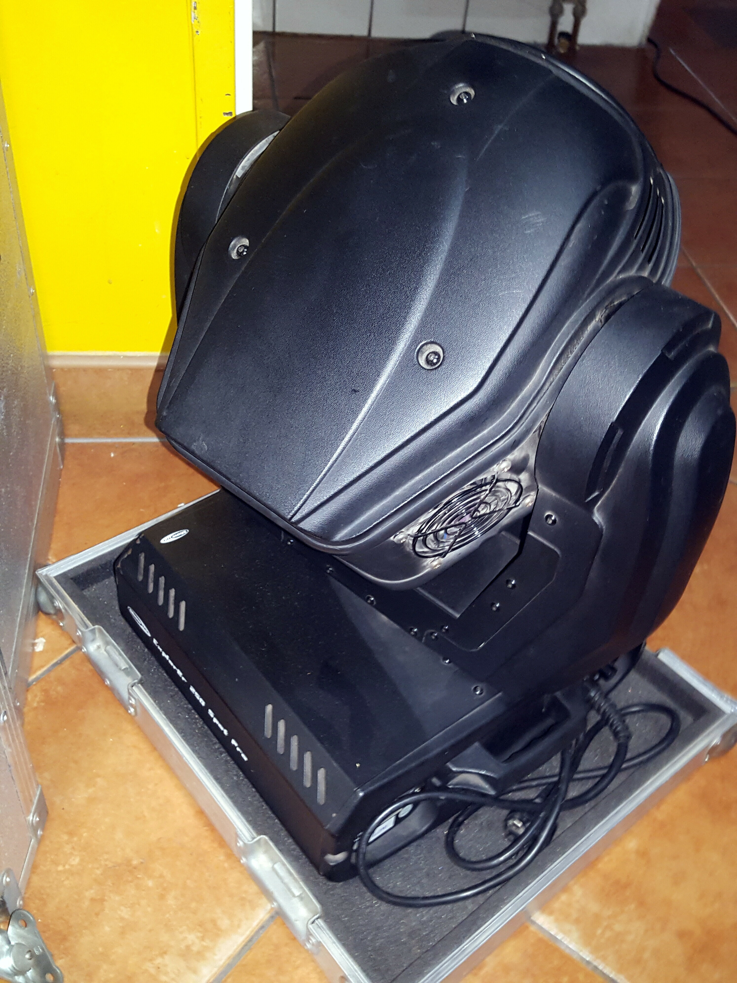 showtec-explorer-250-spot-pro-skrzynia-kod-producenta-pl40072