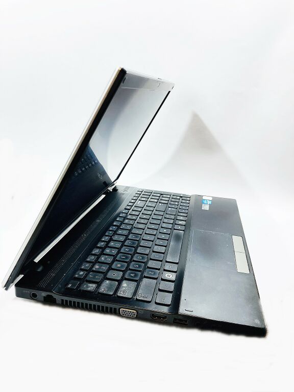 LAPTOP SAMSUNG 300V