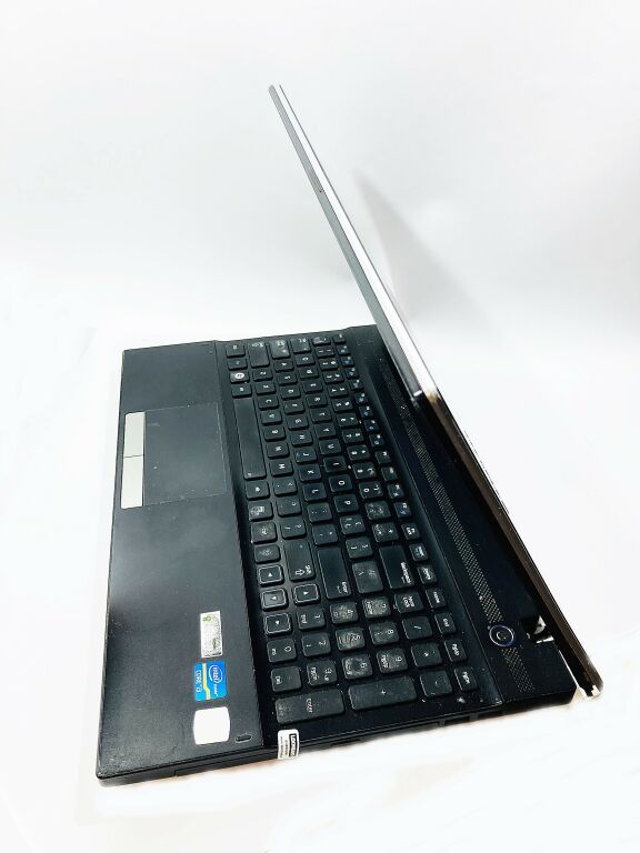 LAPTOP SAMSUNG 300V