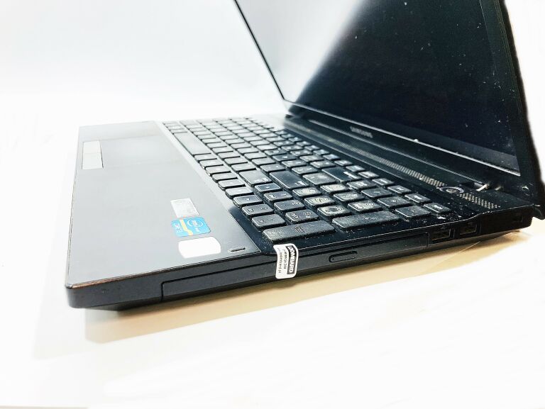 LAPTOP SAMSUNG 300V