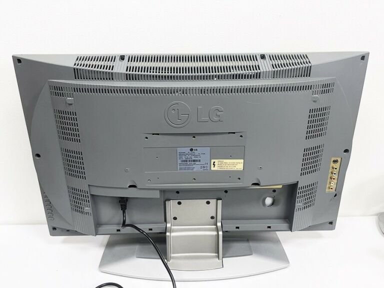 TELEWIZOR LG RZ-27LZ55 LCD 32