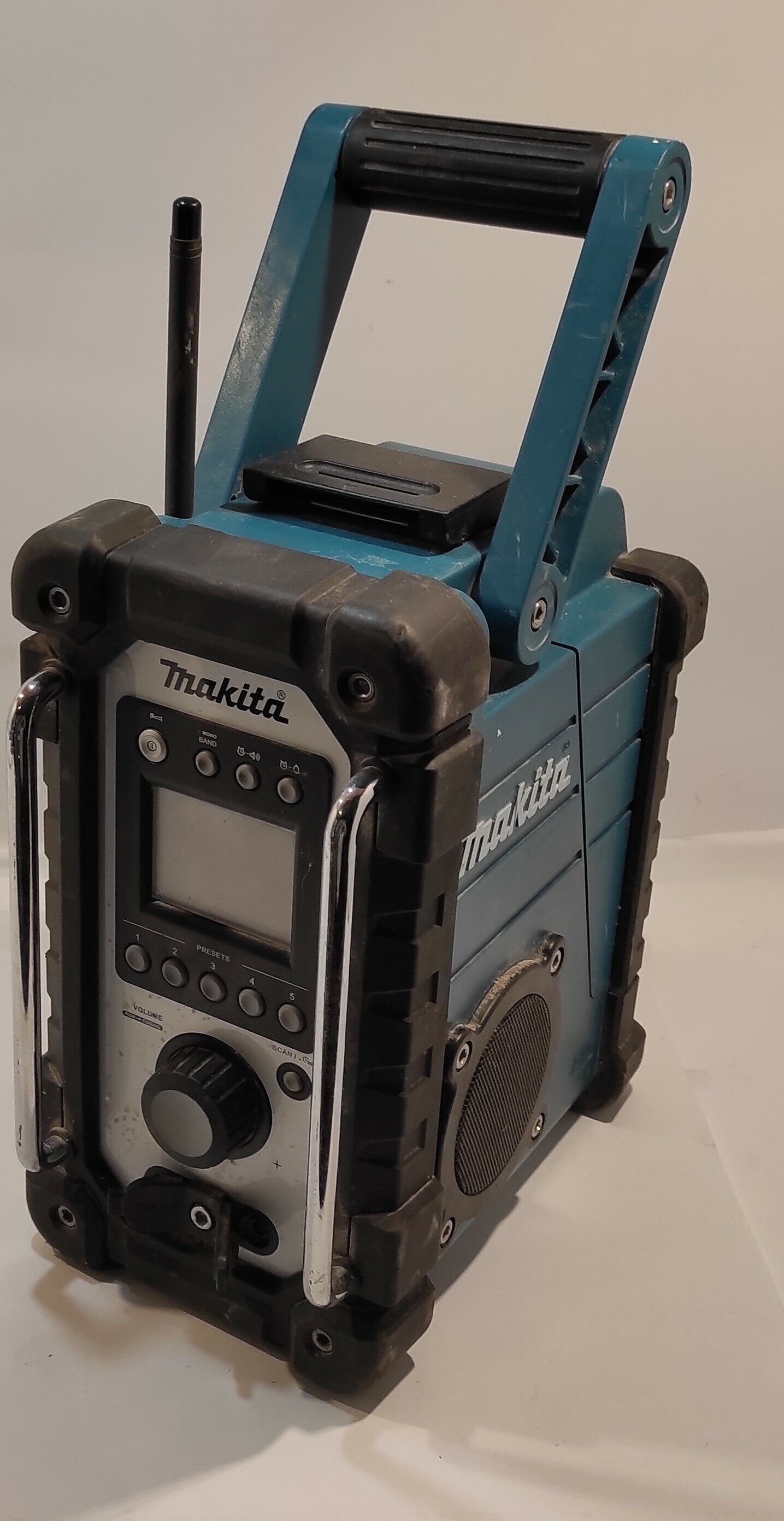 radio-budowlane-makita-dmr102-product-id