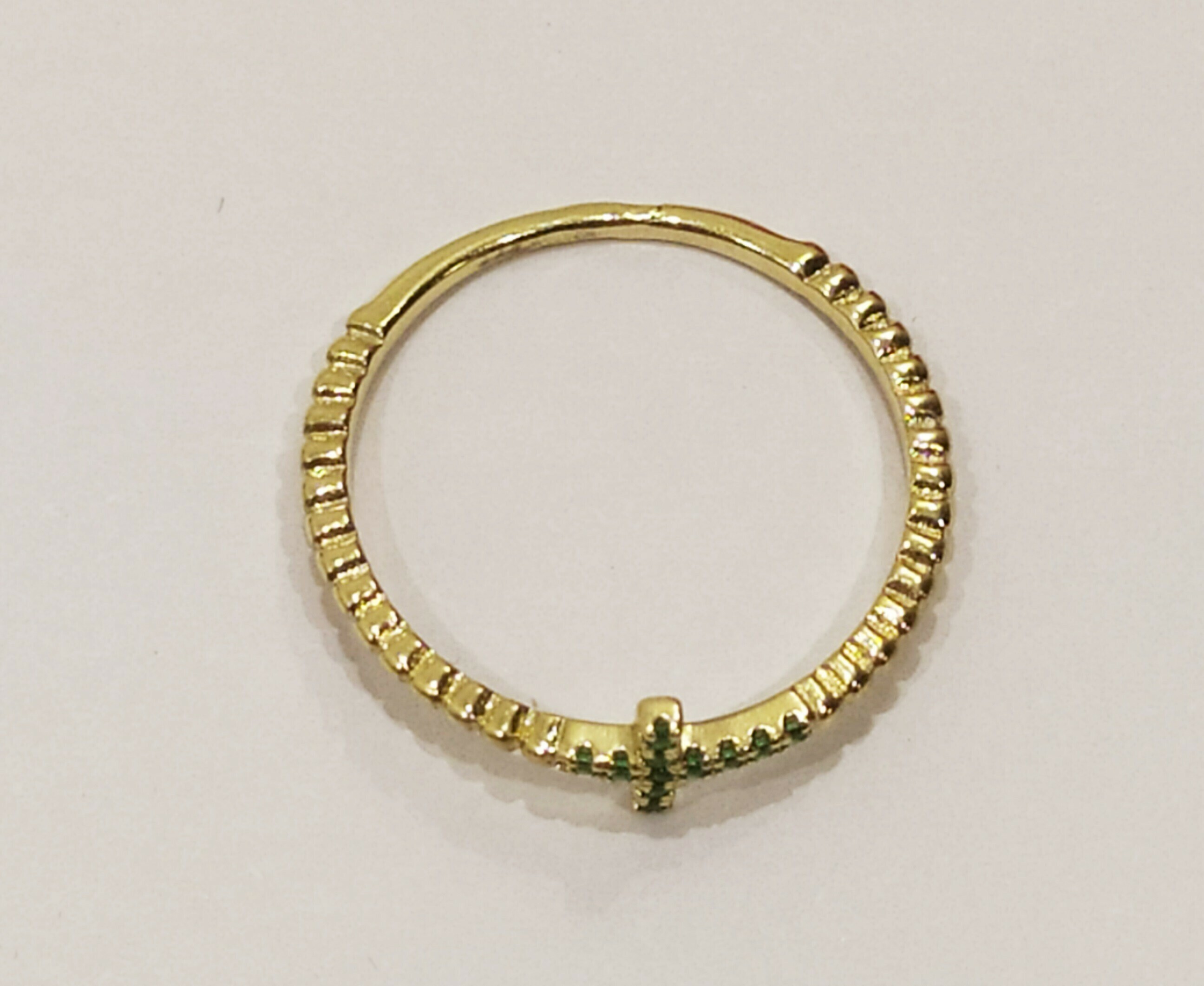 zloty-pierscionek-krzyzyk-z-zielonymi-oczkami-585-kamien-17088-128