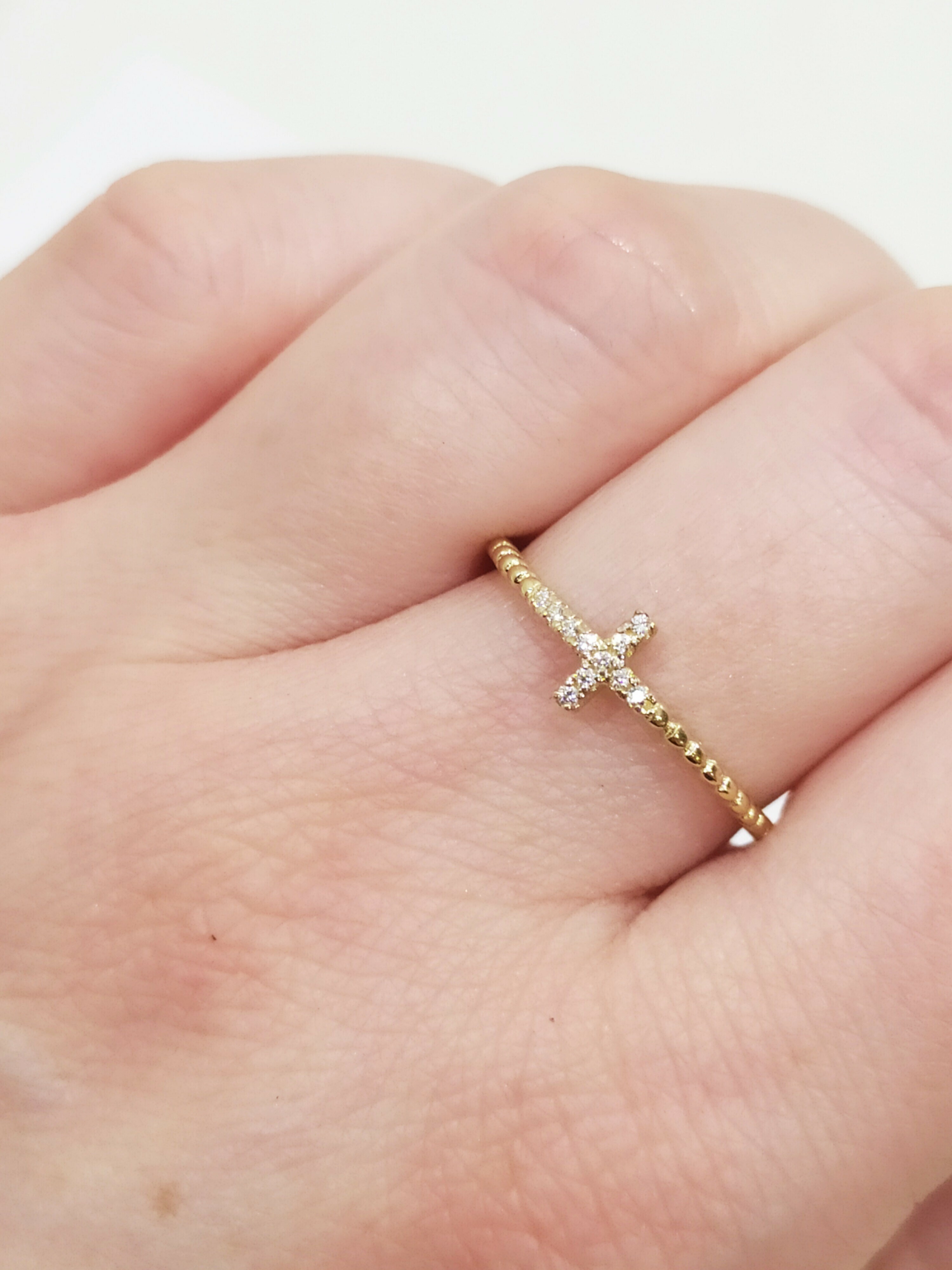 zloty-pierscionek-krzyzyk-z-cyrkoniami-585-material-15835-2