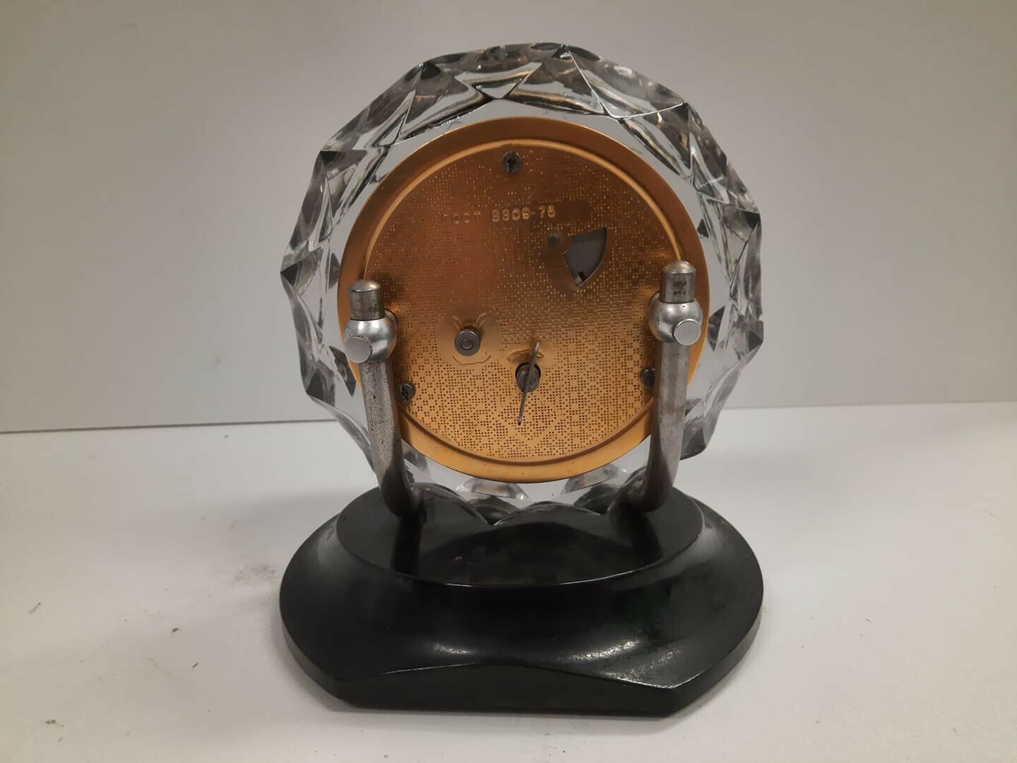 zegar-w-krysztale-majak-made-in-ussr-okazja-stan-nie-wymaga-renowacji