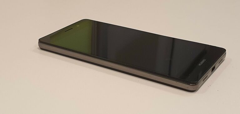 TELEFON HUAWEI P8 LITE