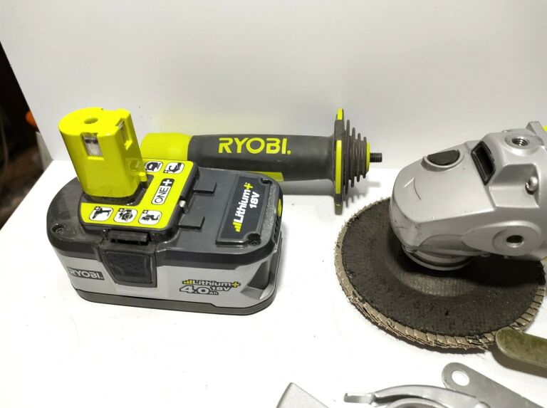 SZLIFIERKA KĄTOWA RYOBI ONE+ R18AG-0