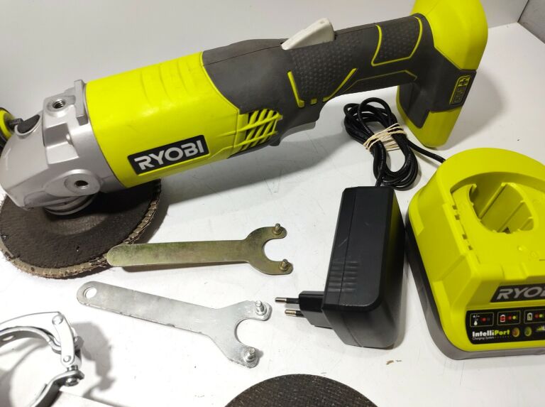 SZLIFIERKA KĄTOWA RYOBI ONE+ R18AG-0