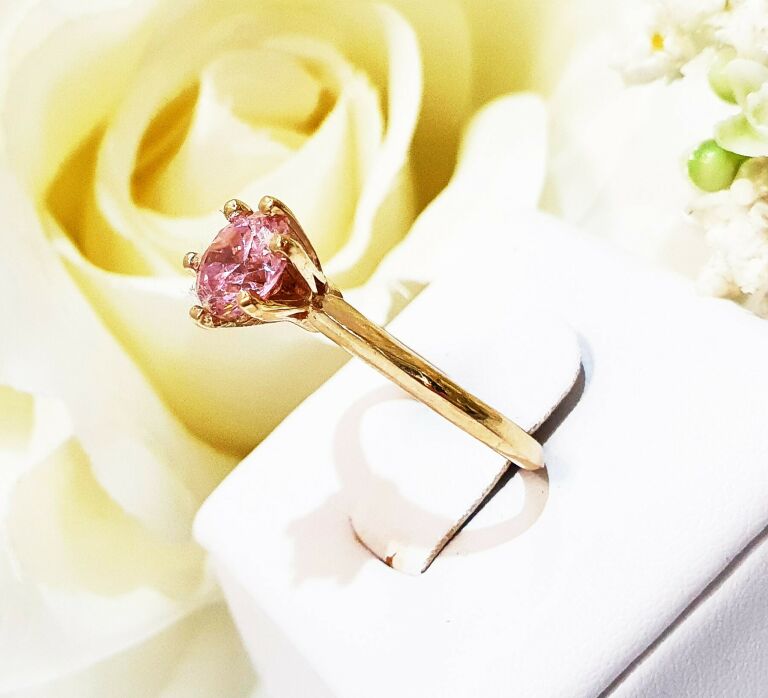 pierscionek-rozowe-odstajace-oczko-r13-stan-uzywany