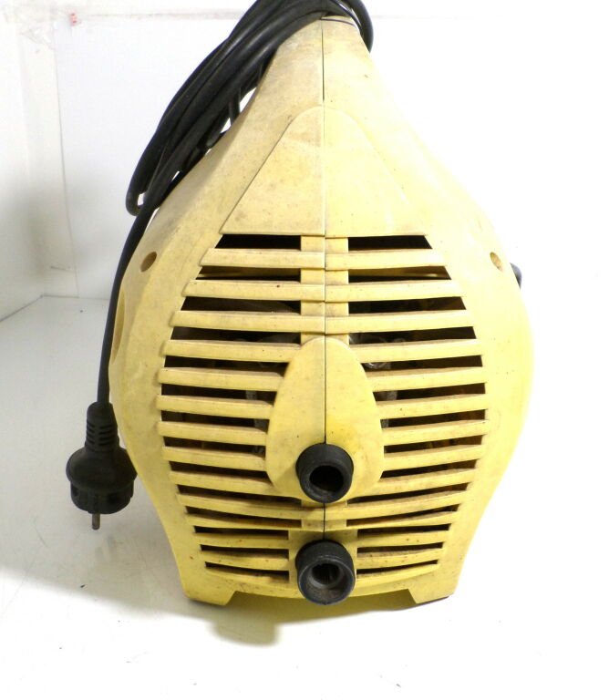 myjka-cisnieniowa-karcher-200-z-pistoletem-maksymalna-moc-1300