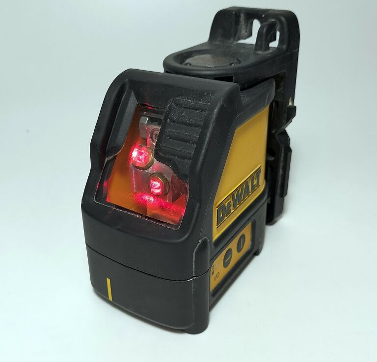 LASER KRZYŻOWY DEWALT DW088