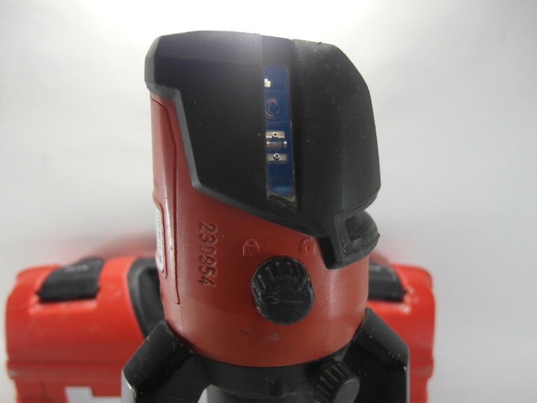laser-wieloliniowy-hilti-pm-4-m-statyw-walizka-marka-hilti