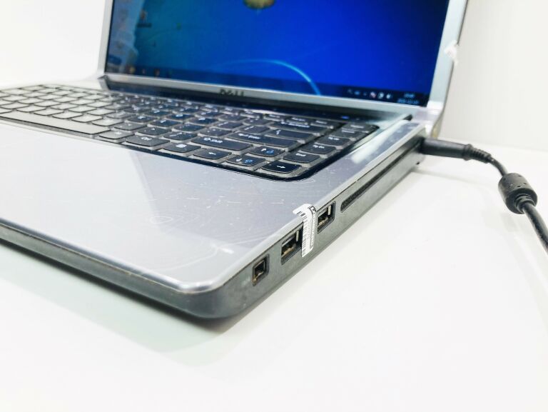 LAPTOP DELL PP33L